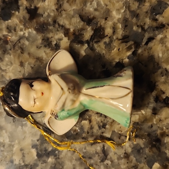 Vintage Porcelain Angel Ornament/Figurine - Picture 11 of 14